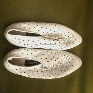 Evan Picone White Loafers Size 5.5M